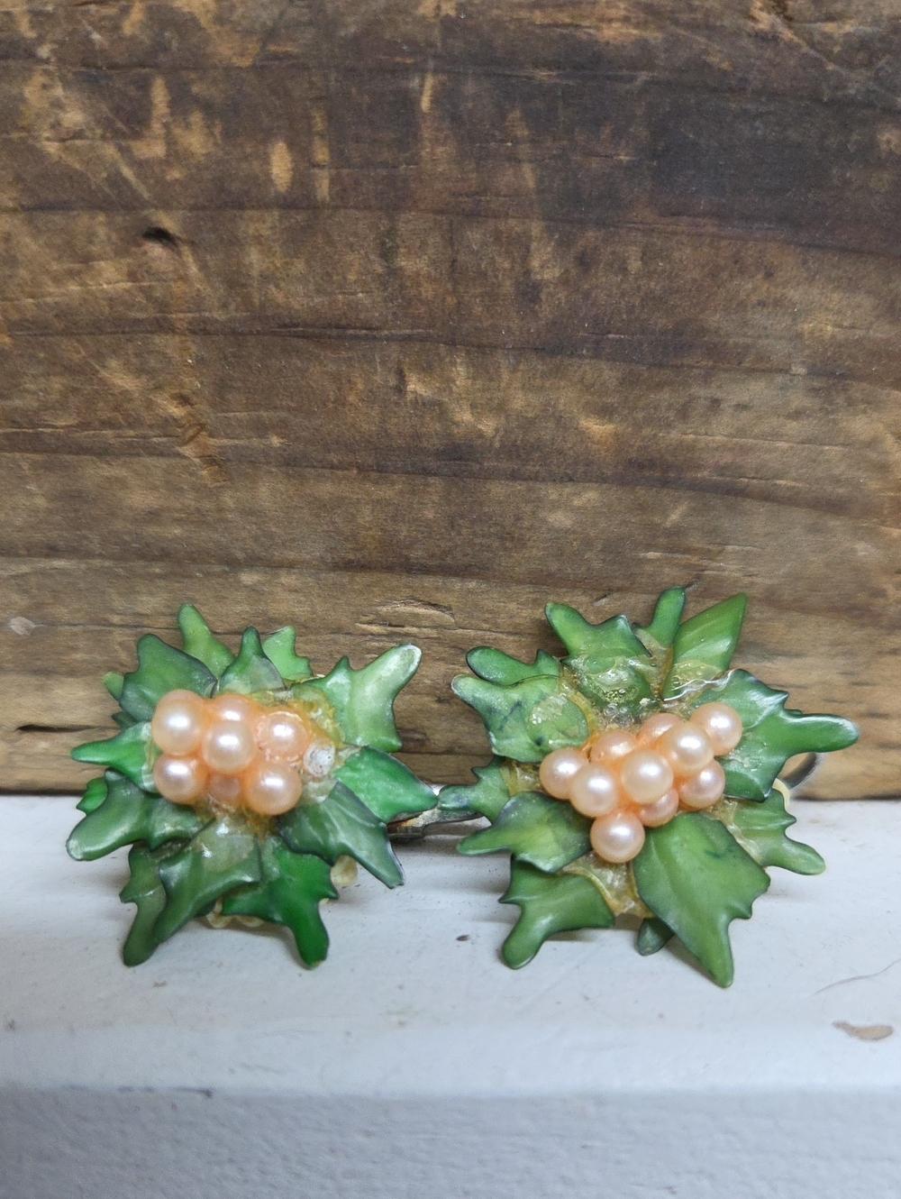 Vintage Green Enamel Holly Leaf Cluster Clip-On Earrings with Pink/Coral Faux Pe